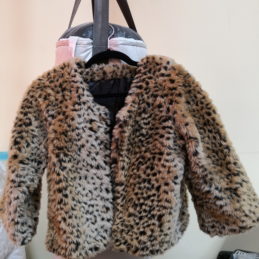 Moving sale - Coat almost brand new from Europe